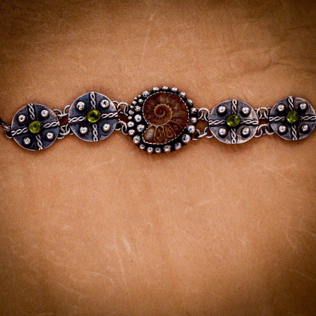 How does phi ratio work in the creation of beautiful pieces of jewelry?